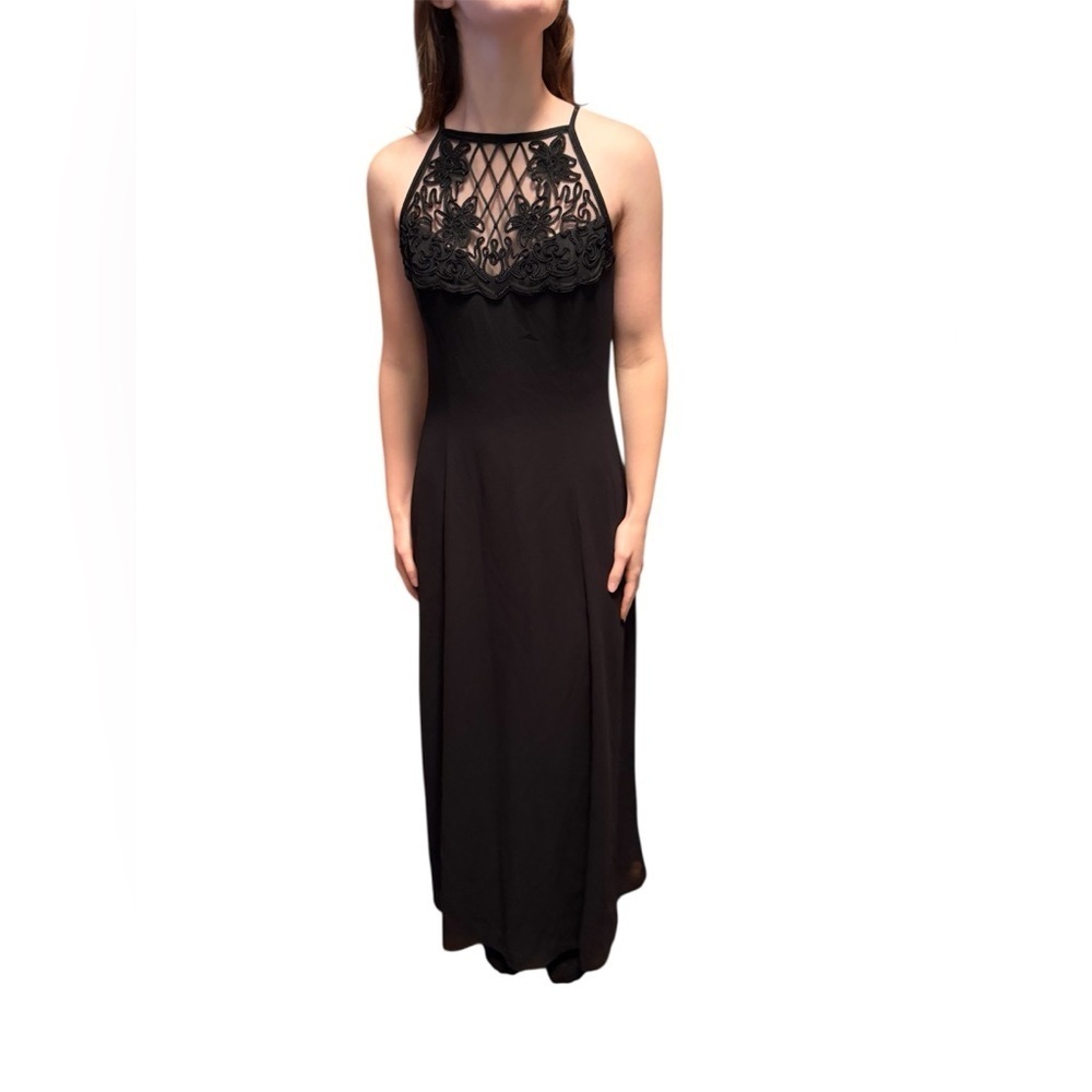 Scott McClintock women’s vintage 2000’s formal Black Halter Dress. Size 8.